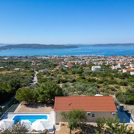 Private Villa Golden Hour With A View Of Split Area Kaštel Sućurac Bagian luar foto