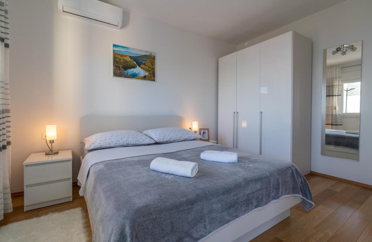 Private Villa Golden Hour With A View Of Split Area Kaštel Sućurac Bagian luar foto