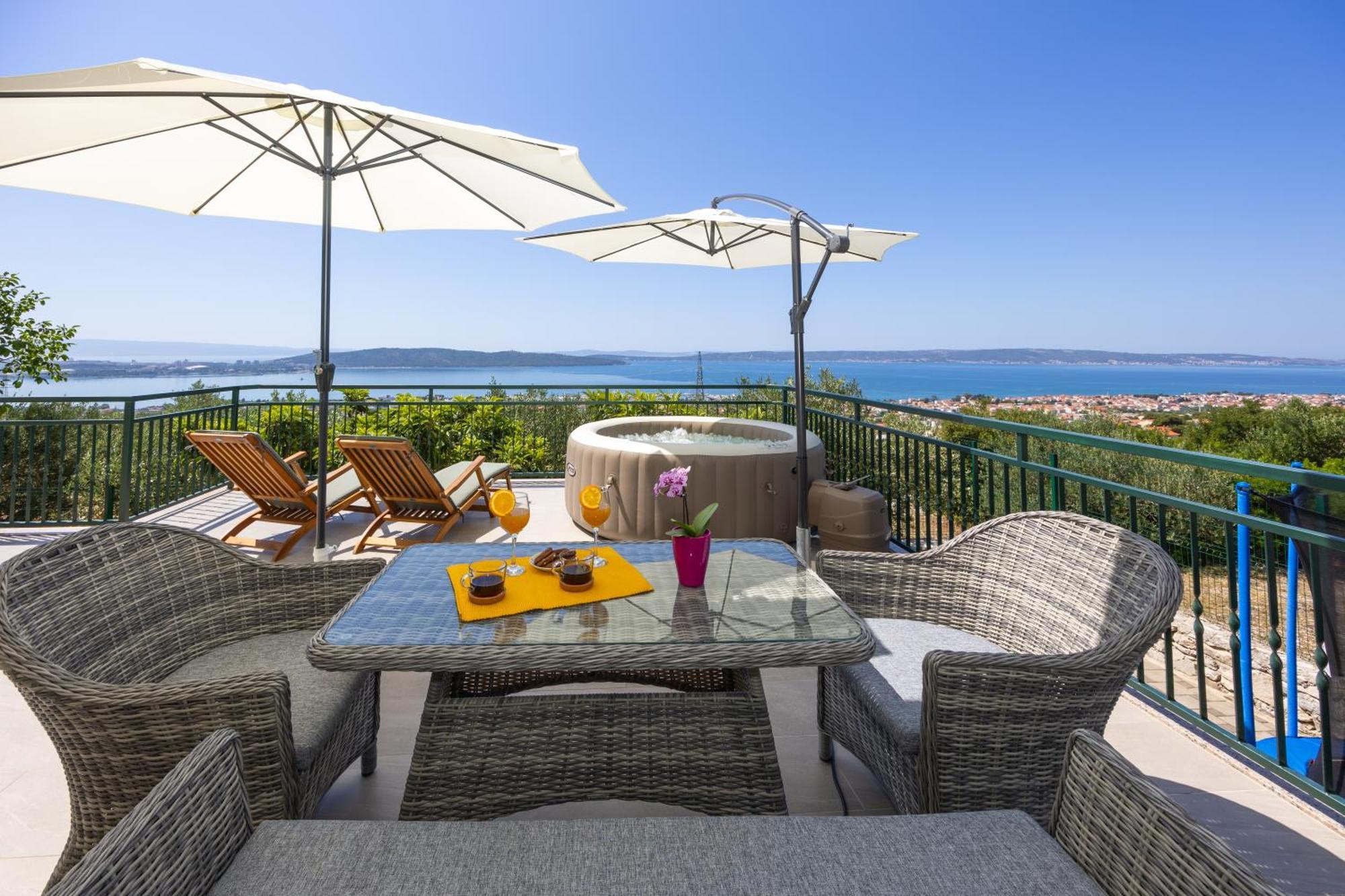 Private Villa Golden Hour With A View Of Split Area Kaštel Sućurac Bagian luar foto