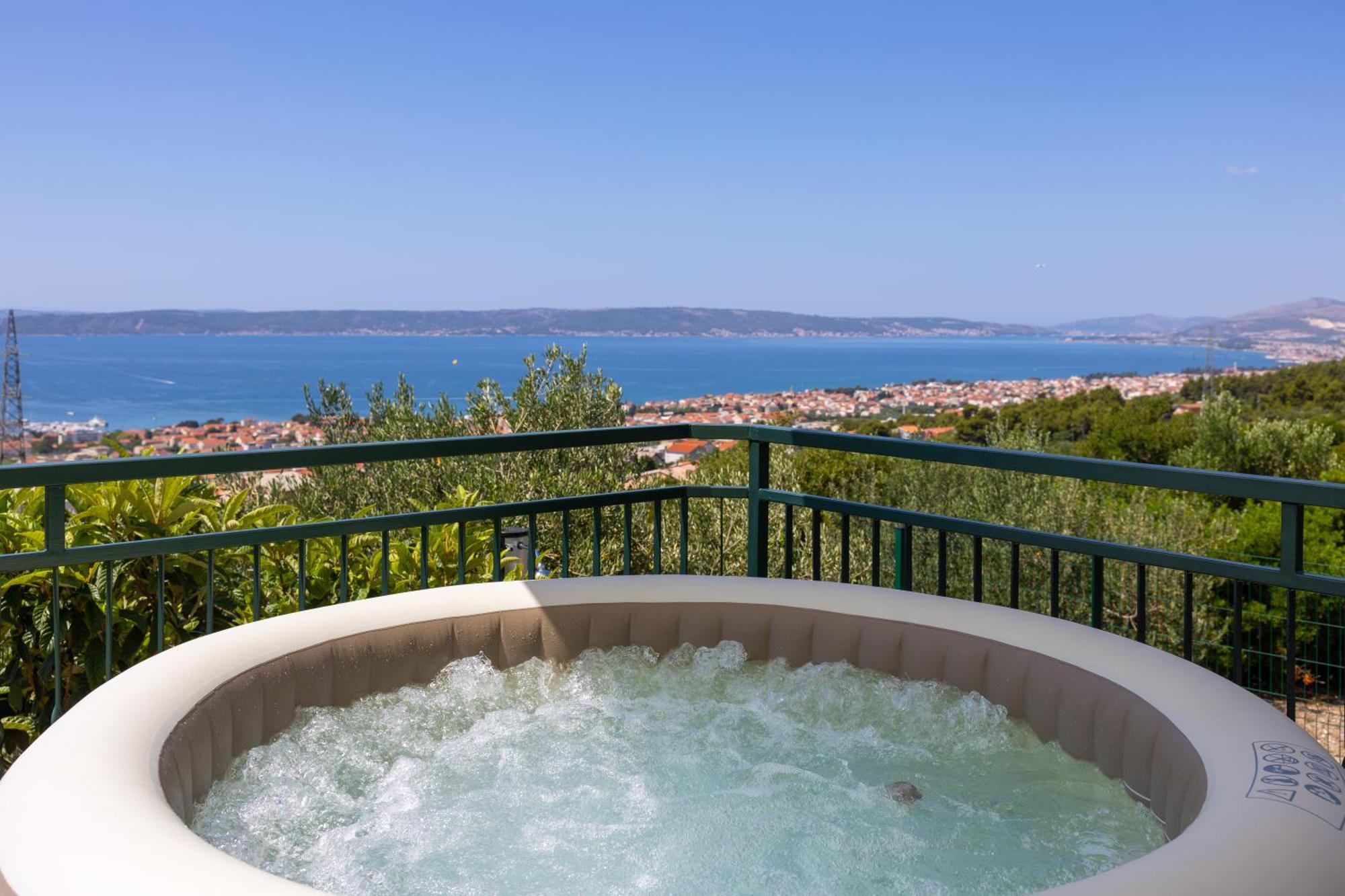 Private Villa Golden Hour With A View Of Split Area Kaštel Sućurac Bagian luar foto