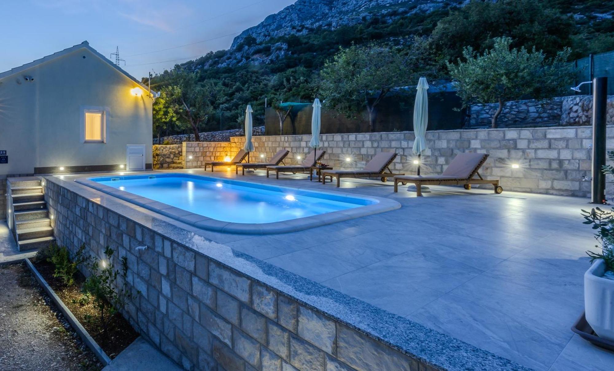Private Villa Golden Hour With A View Of Split Area Kaštel Sućurac Bagian luar foto